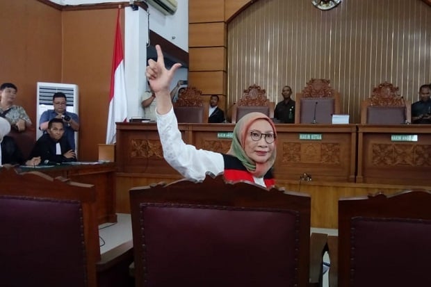 Sebelum Sidang Dimulai,...