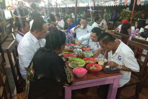 Kunjungi Semarang, HT...