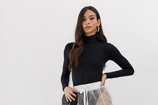 Asos Rilis Celana Panjang...