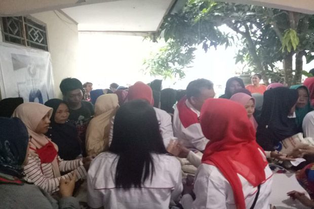 Diguyur Hujan, Warga...