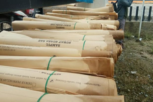 Sampul Surat Suara di...