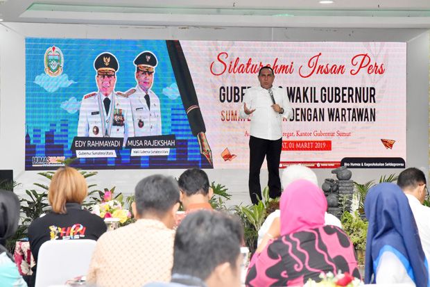 Gubernur Ajak Wartawan...