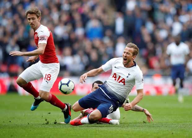Menjamu Arsenal, Harry...