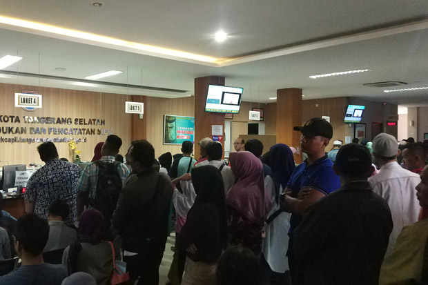 Antre Panjang Mengurus...