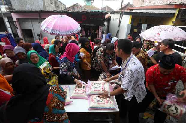 Ratusan Warga Gadukan...