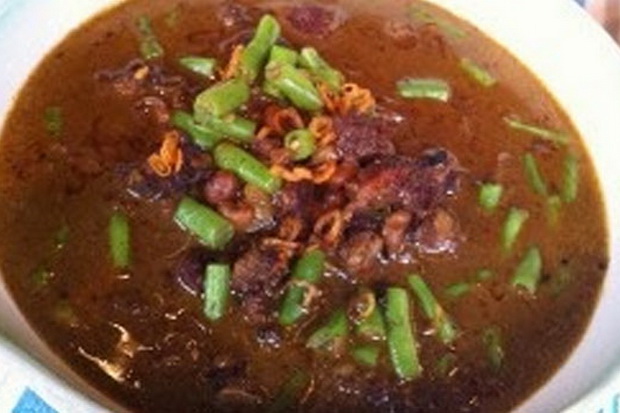 Ingin Makan Siang dengan...