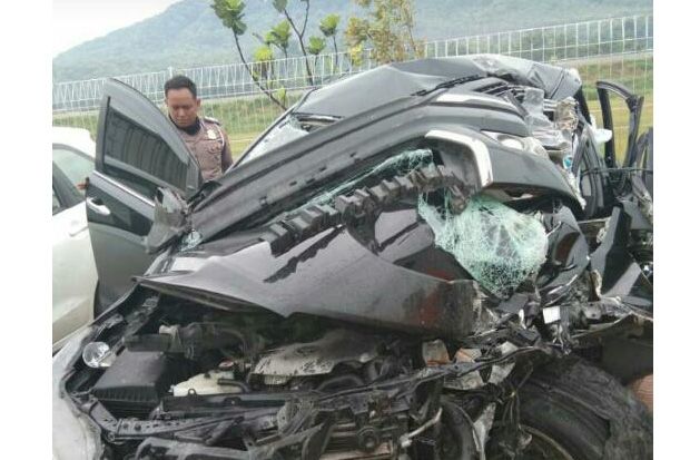 Kecelakaan di Tol Batang,...