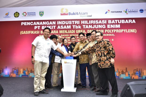 PT Bukit Asam Peringati...