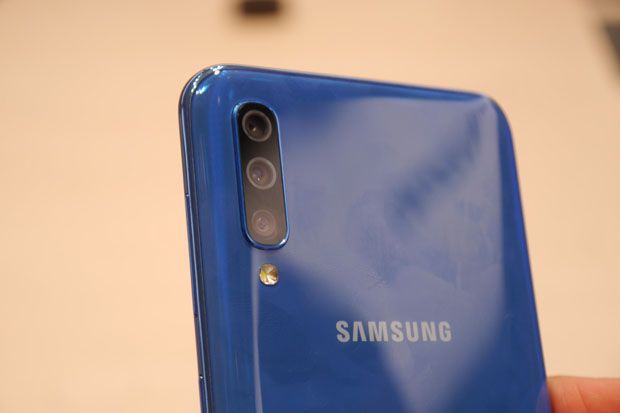 Galaxy A60 Pakai 3 Kamera...