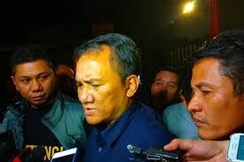 Andi Arief Dijenguk...