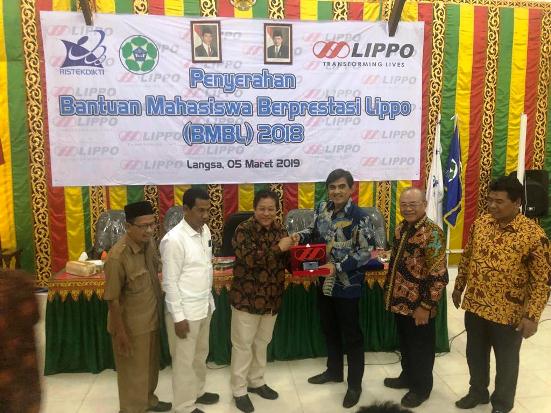 Lippo Group Serahkan...