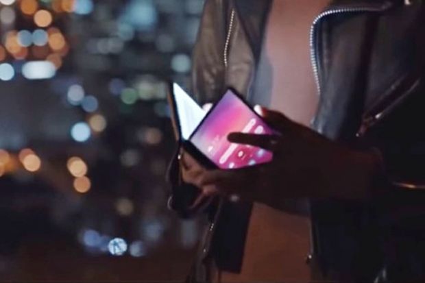 Samsung Ketahuan Mengerjakan...