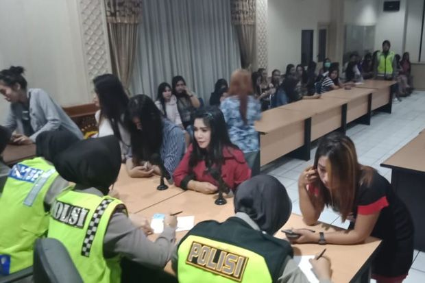 52 Pemandu Lagu dan...