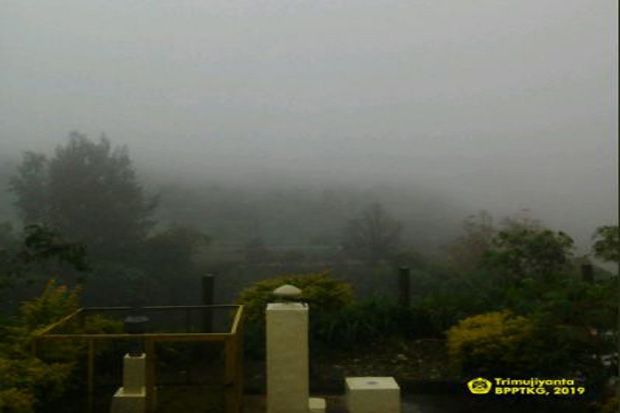 Puncak Gunung Merapi...