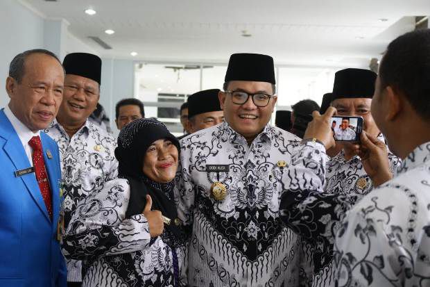 Bupati Dodi Reza Alex...