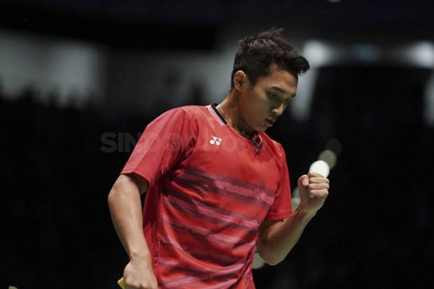 Jonatan Christie Menjaga...