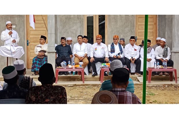 Kalangan Pesantren dan...