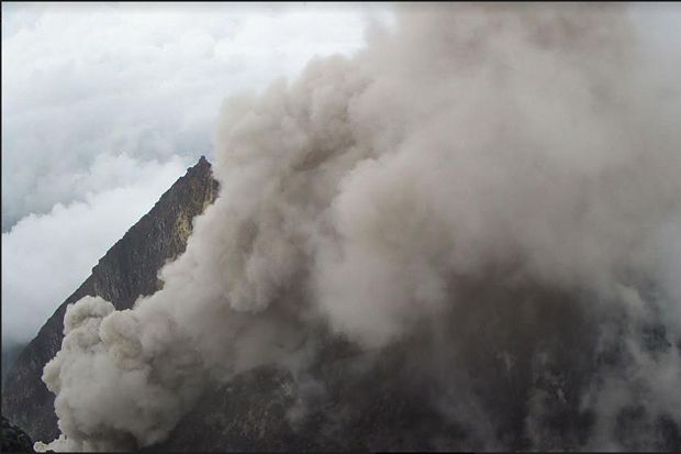 Gunung Merapi Terus...