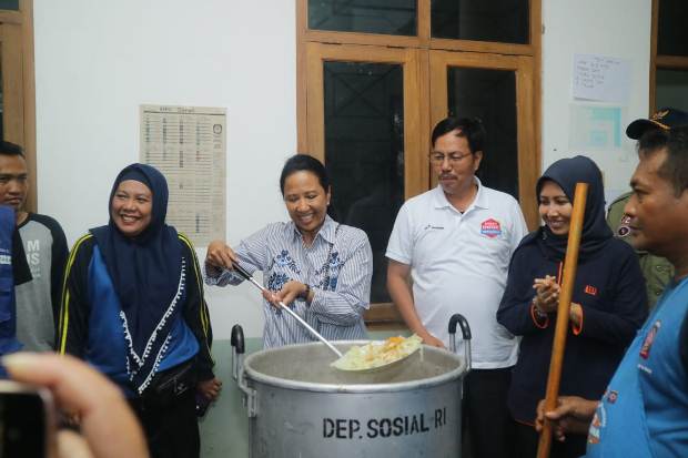 BUMN Keroyokan Bantu...