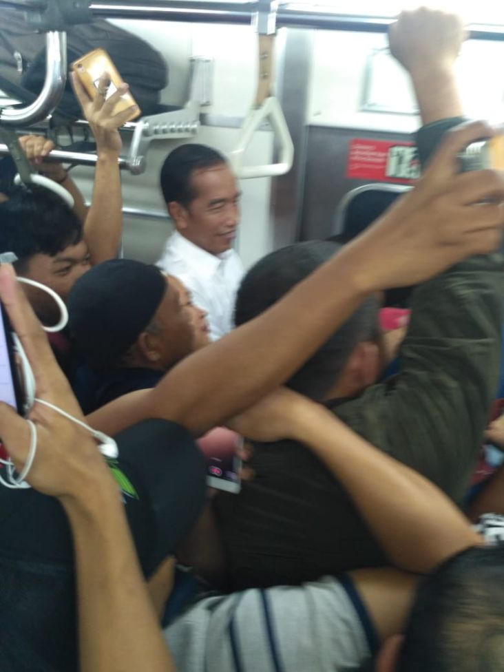 Gaya Merakyat, Bikin...