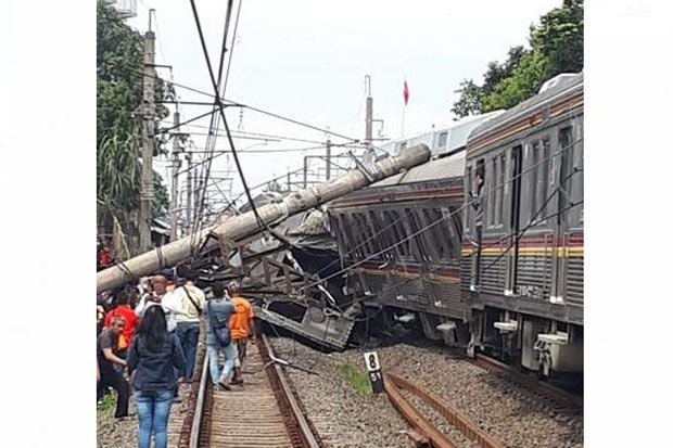 Kereta Commuter Line...