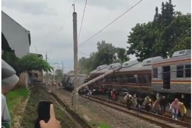 PT KCI Sebut Ada 17...