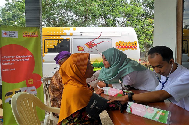 Indosat Ooredoo Salurkan...