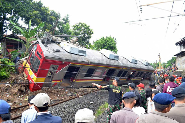 KRL Anjlok, PT KAI Terus...