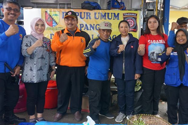 Menteri Rini Tinjau...