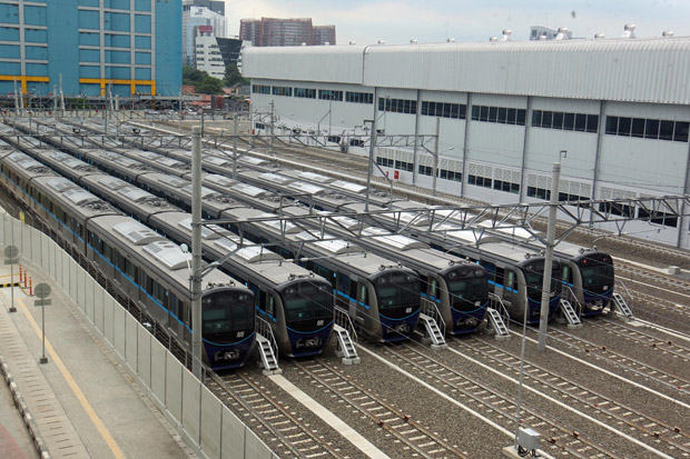 Uji Coba MRT Hari Pertama,...