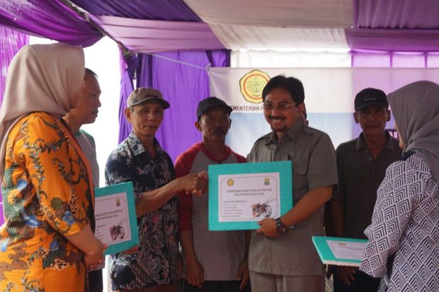 Kementan Beri Bantuan...