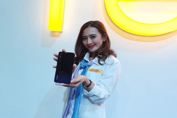 Beda Jeroan Realme 3...