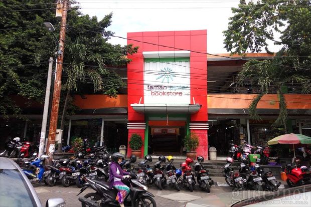 Taman Pintar Bookstore,...