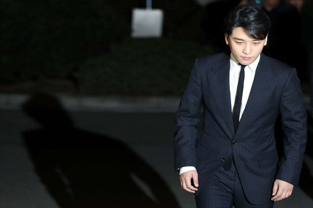 Seungri Mundur dari...