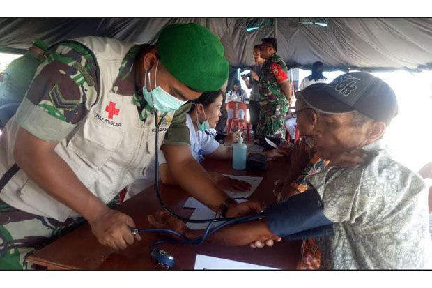 TNI AD Gelar Pengobatan...