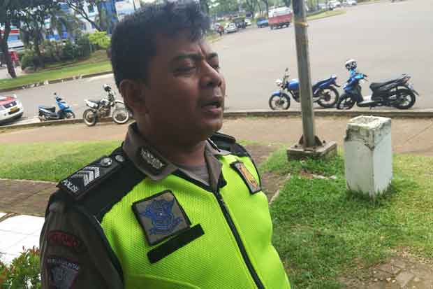 Langgar Lalu Lintas,...