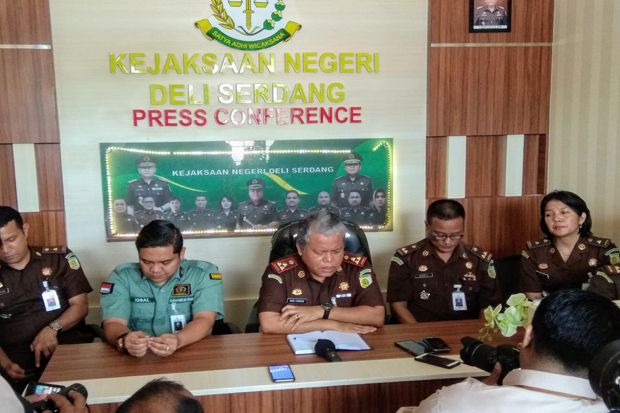 Kejari Deliserdang Terapkan...