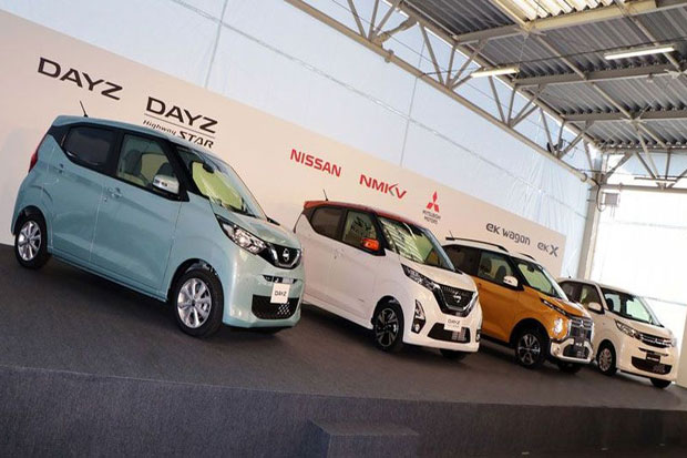 Mitsubishi dan Nissan...
