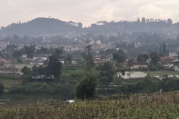 Warga Lembang Lebih...