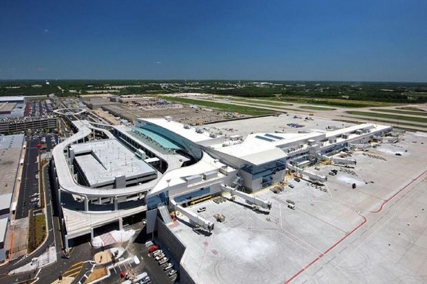 Bandara Hartsfield-Jackson...