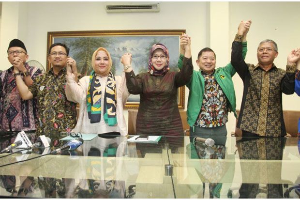 PPP Berhentikan Romahurmuziy,...