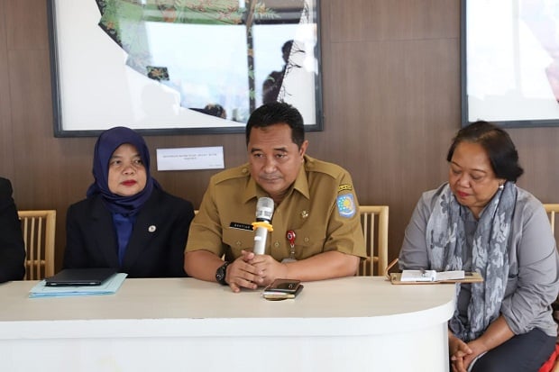 Kemendagri Kecam Aksi...