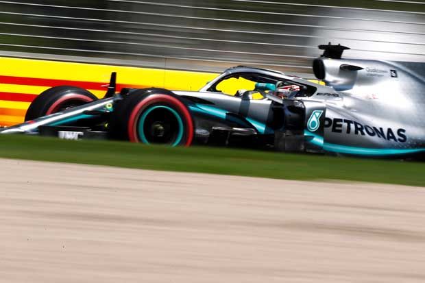 Lewis Hamilton Pastikan...