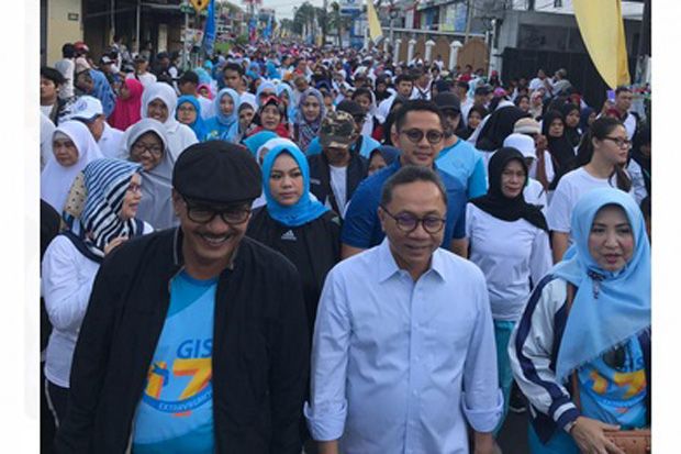 Gerak Jalan Ribuan Orang,...