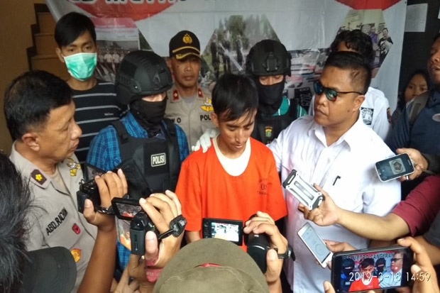 5 Tahun Buron, Pembunuh...