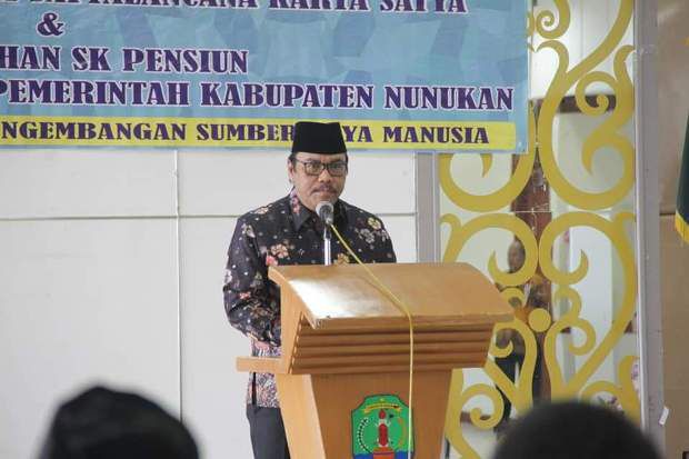 Penyematan Tanda Jasa...
