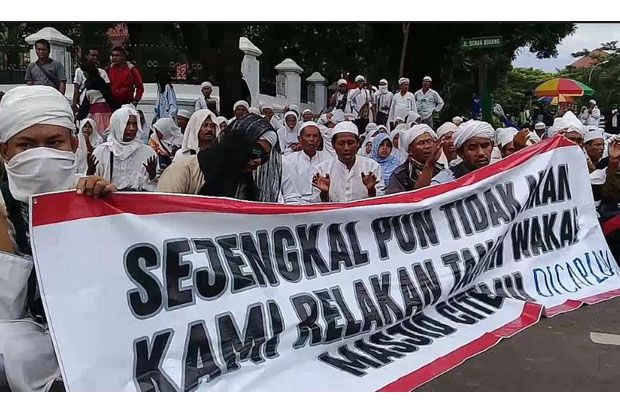 Tanah Wakaf Masjid Dicaplok...