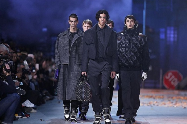 Louis Vuitton Hapus...