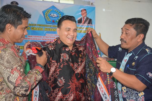 Hadiri Seminar di UGN,...