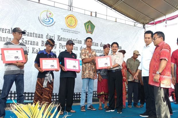 Kementan Beri Bantuan...